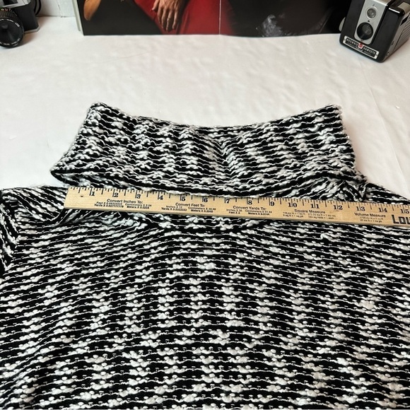 Calvin Klein cozy cowl neck oversized sweater - Picture 6 of 10